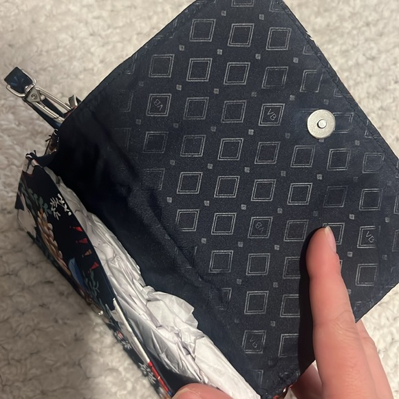 Vera Bradley Crossbody - Picture 3 of 8